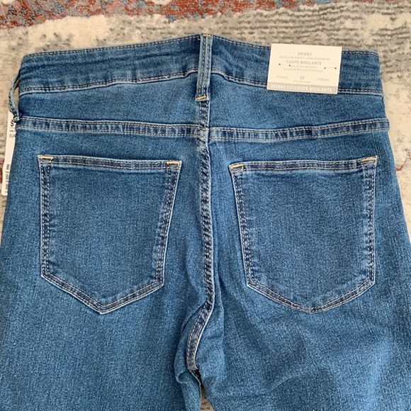 H&M Blue jeans, regular waist, ankle length skinny jeans size 25 - Picture 3 of 5